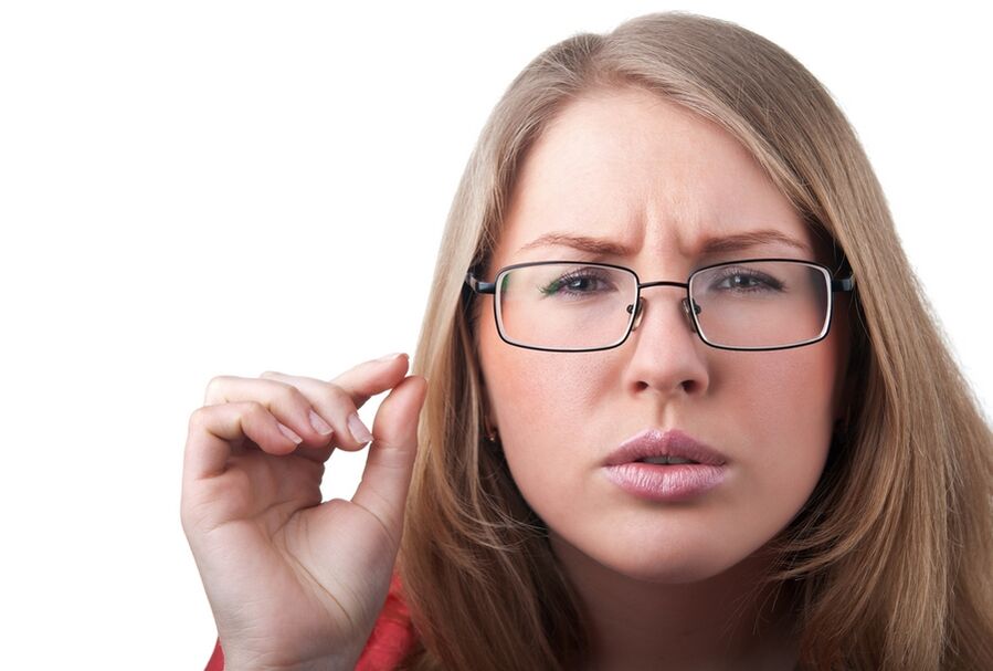 Woman with poor eyesight, how to restore it